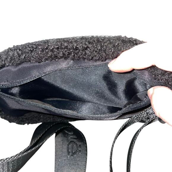 Lole Fleece Belt Bag Unisex OS YKK Zipper Pockets Travel Holiday Black Crossbody - Picture 8 of 11